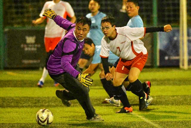 文班亚马25+7+9库里14分 马刺17分逆转胜勇士