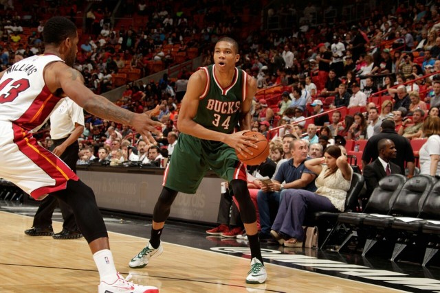 连播51年!太阳传奇播音员麦考伊离世 享年91岁